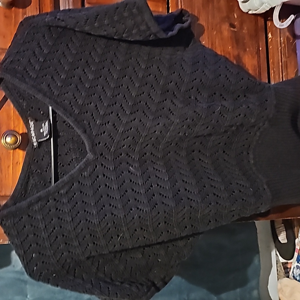 !!.                Ladies M sweater